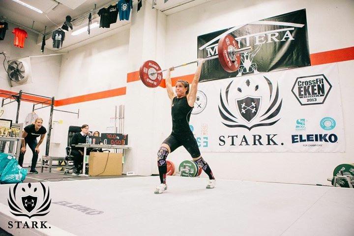 Anna Vikström tävlar i tyngdlyftning och funktionell fitness