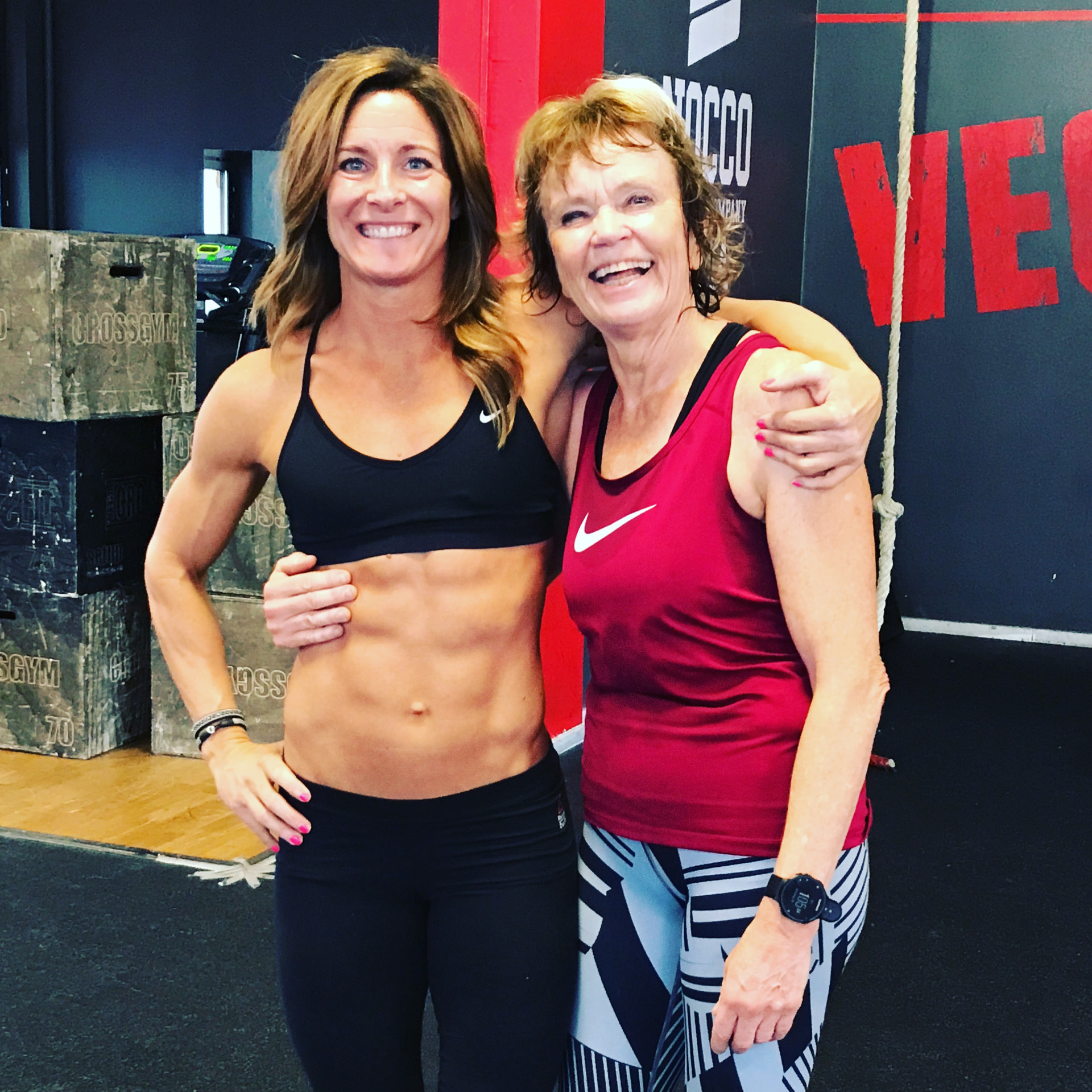 Anna Vikström tävlar i tyngdlyftning och funktionell fitness